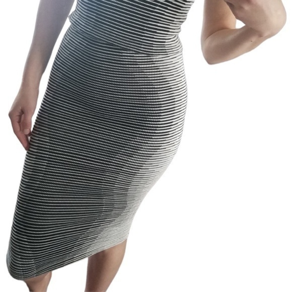 BCBGENERATION BODY-CON SKIRT XS/S